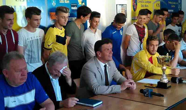 Juniorii A, felicitaţi de oficialităţi!