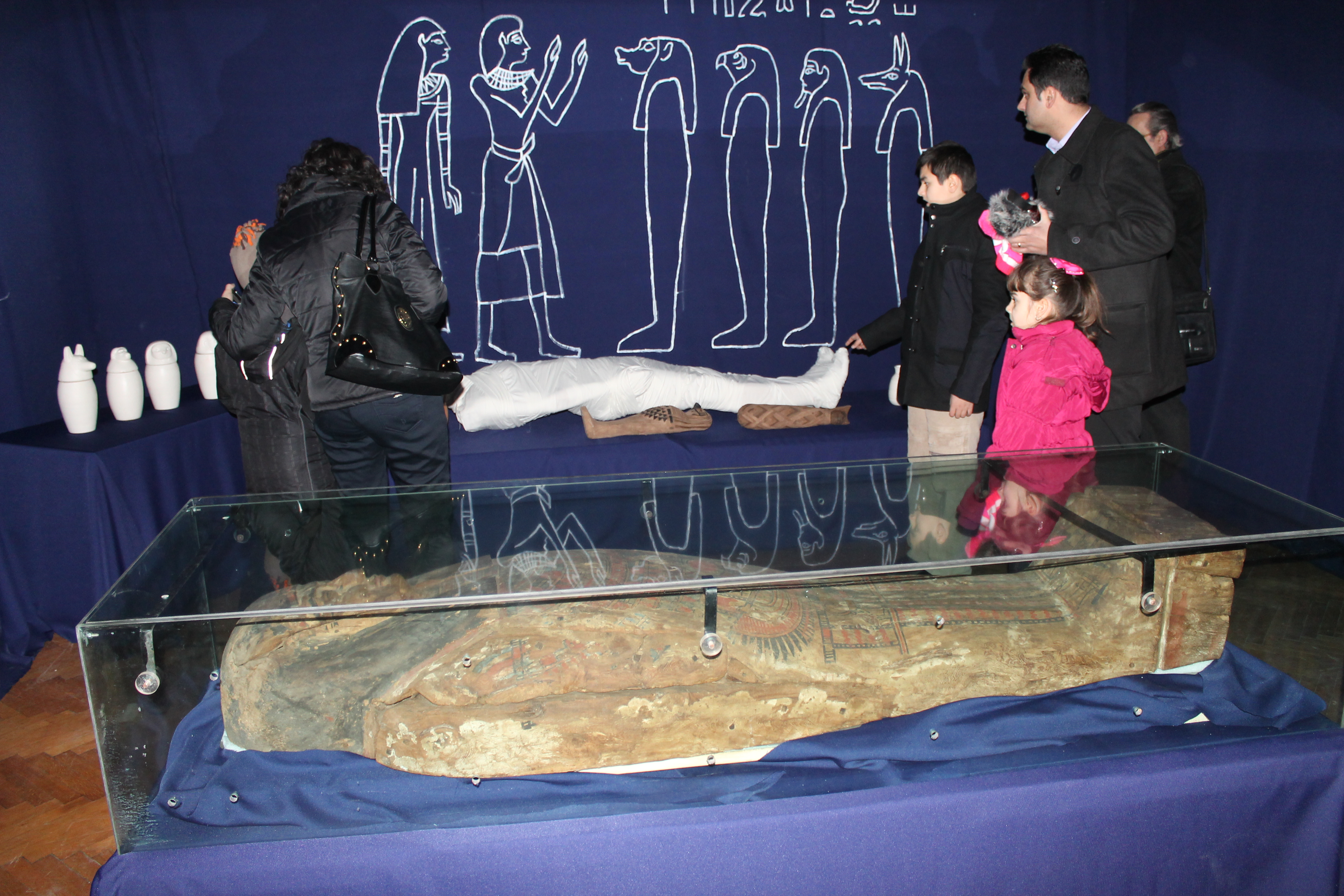 CAREIENII pot vizita EGIPTUL ANTIC. ARTEFACTELE FARAONILOR vor fi expuse la CASTELUL Karolyi