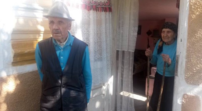 Femeie AMENINŢATĂ cu MOARTEA de un vecin de aproape 80 de ani