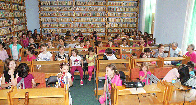 Elevii sătmăreni au predat ieri “Ştafeta poveştilor”