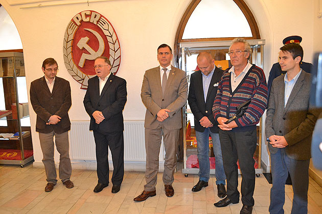 Expoziţie dedicată regimului comunist, la Muzeul de Artă