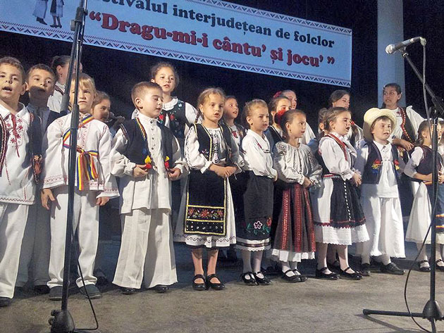 Cântec, joc şi voie bună la Tăşnad