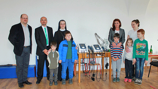 Aparate noi pentru copiii care se tratează  la Centrul “Fericitul Scheffler János”