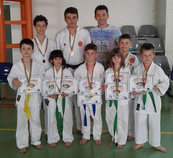 Nord Vest Karate a strâns 11 medalii la Cupa Performanţei