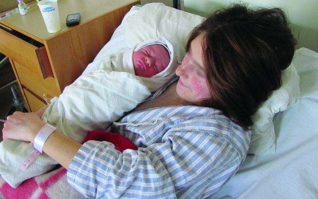 MĂMICĂ la doar 12 ANI. Aproape 40 de MINORE au NĂSCUT în acest AN la Satu Mare