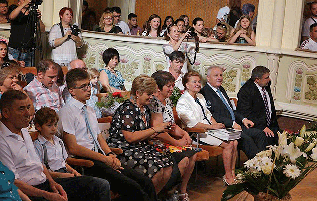 Ceremonie emoţionantă de final de an şcolar la “Grigore Moisil”