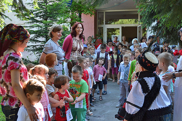 Preşcolarii negreşteni au făcut cunoștință cu obiceiurile și tradițiile din Oaș