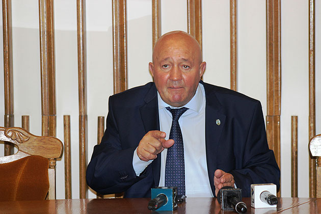 Primarul Dorel Coica a dat de pământ cu opoziţia