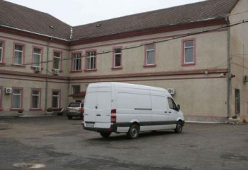 Un şofer a condus o maşină FURATĂ de JUMĂTATE de an. GHINIONUL l-a lovit la PETEA