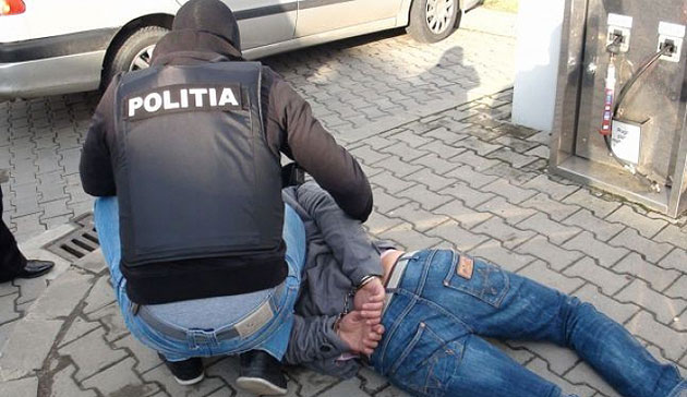 Bărbaţi şi femei s-au luat la bătaie weekendul trecut