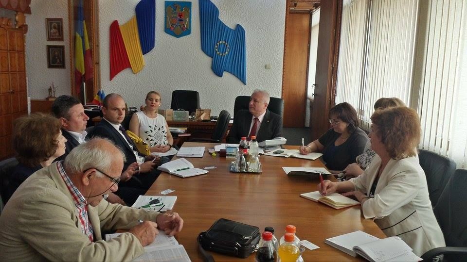 Reprezentanţii FIRMELOR DE ASIGURĂRI susţin că SĂTMĂRENII sunt prea ZGÂRCIŢI. Ce spune PREFECTUL