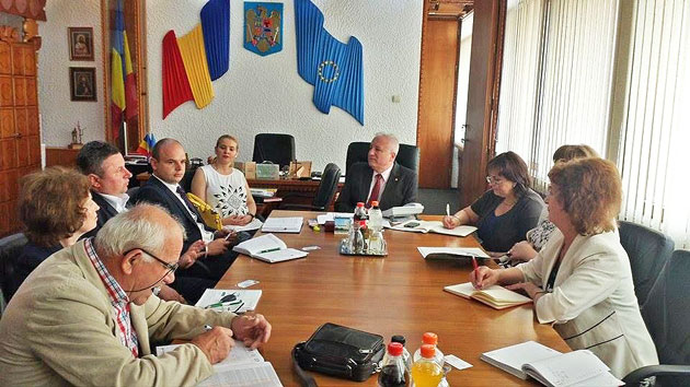 Prefectul Avram a convocat  firmele de asigurări din judeţ