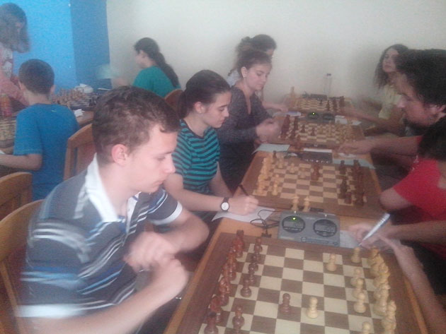 Echipa  Colegiului Eminescu, vicecampioană naţională