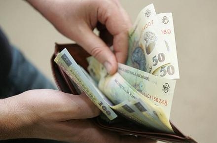 Veste BUNĂ şi pentru SĂTMĂRENI. Salariul minim brut pe ţară creşte de la 975 de lei la 1.050 de lei din 1 iulie