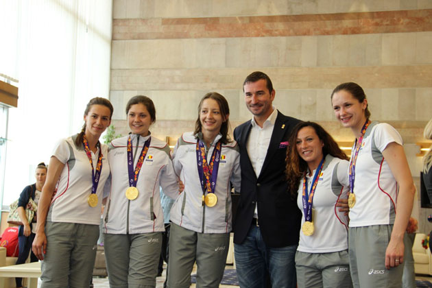 Simona Pop şi Amalia Tătăran, aşteptate la aeroport de fostul lor antrenor, Francisc Csiszar