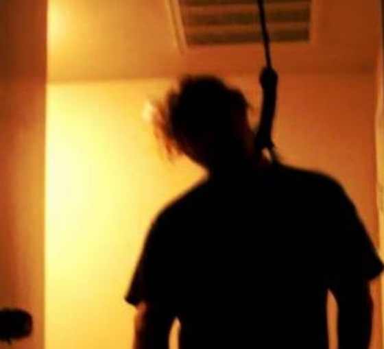 FEMEIE găsită SPÂNZURATĂ la Negreşti. Ambulanţierii nu au mai PUTUT face nimic să o SALVEZE