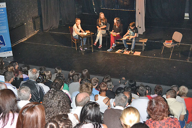 Spectacol dedicat persoanelor cu dizabilităţi la Satu Mare