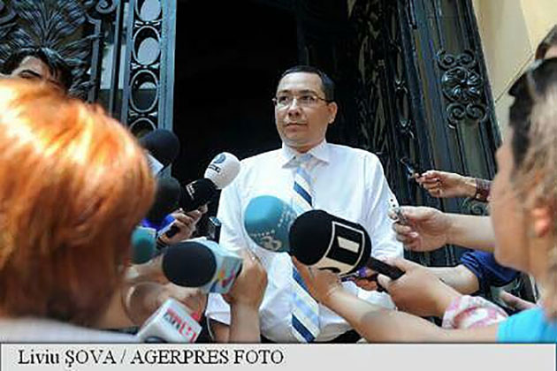 Ponta cere, după ce a fost în cârje la DNA, raport privind asigurarea accesului persoanelor cu dizabilități în instituții