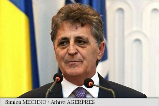 Ministrul Dușa se întâlnește în Portugalia cu piloții români care se antrenează pe F16