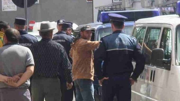 RAZII de amploare ale poliţiştilor sătmăreni. Zeci de DOSARE PENALE şi peste O MIE de AMENZI