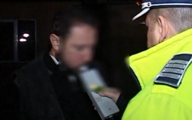 PERICOL public pe DRUMURILE judeţului. A fost PRINS la VOLAN BEAT şi fără PERMIS