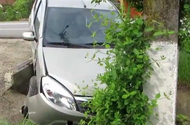 NEATENŢIA putea să-l coste VIAŢA. ŞOFERUL a scăpat doar cu RĂNI