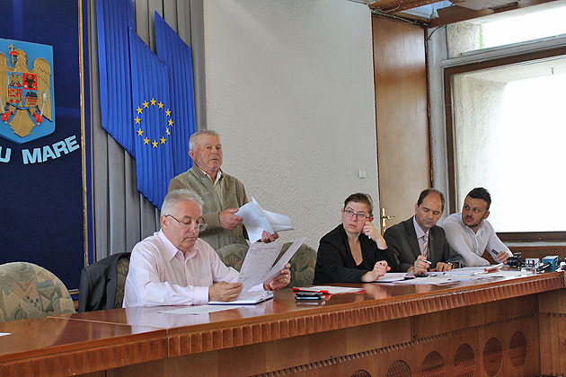 Prefectura, asaltată cu probleme de fond funciar