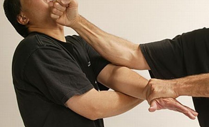 Băgat în SPITAL de propriul său CUMNAT