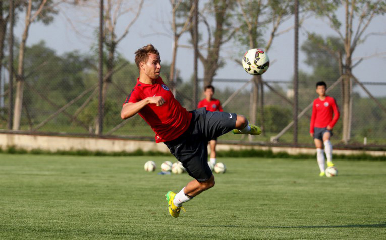 Eric Bicflavi a pierdut duelul cu Dan Petrescu