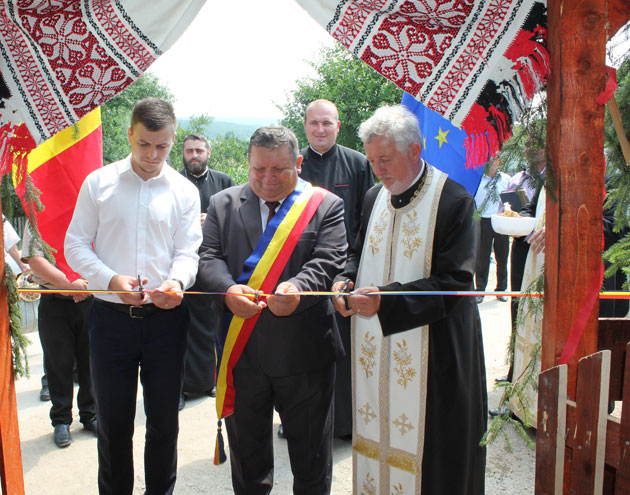 Cămin cultural modern inaugurat la Cuţa