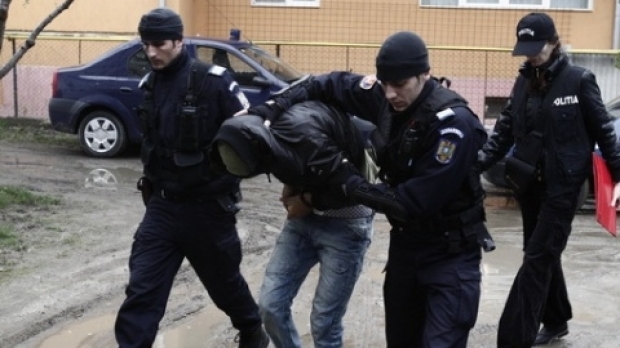 Sexagenară bătută măr de un tâlhar pentru 200 lei