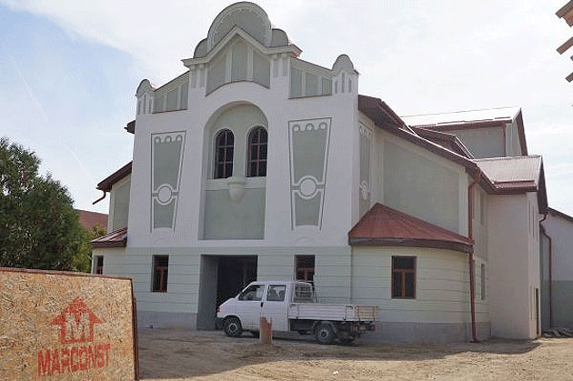 Lucrările la Teatrul Carei, pe ultima sută de metri