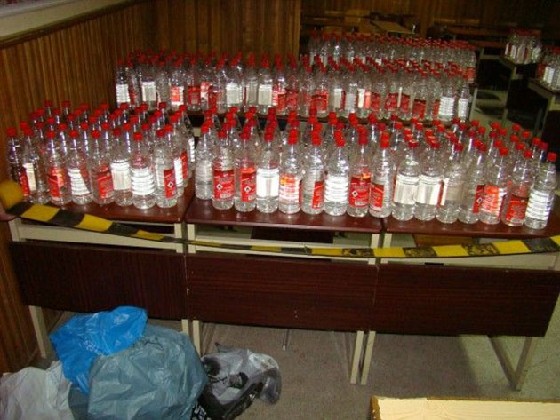 Femeie prinsă cu jumătate de tonă de alcool netimbrat