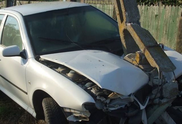 CULMEA accidentului! Un individ FĂRĂ permis a făcut ACCIDENT şi s-a AUTODENUNŢAT