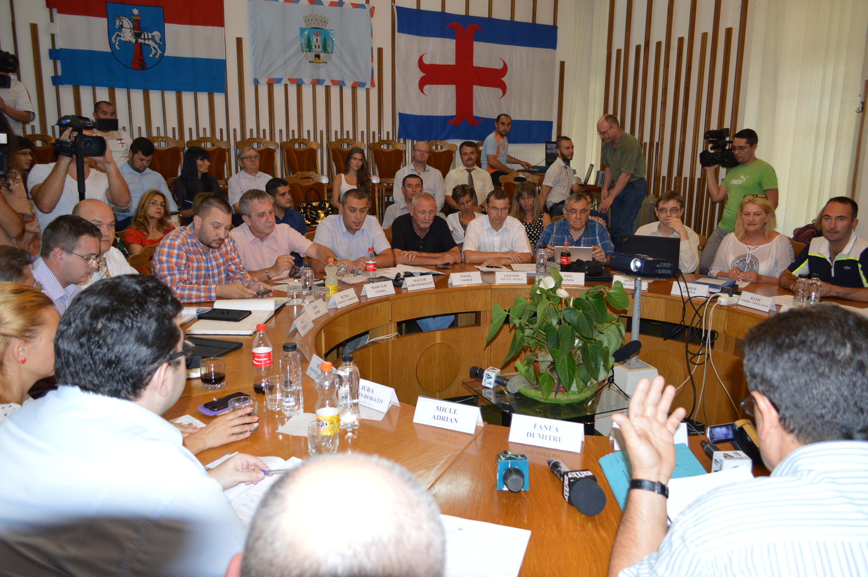 Vot cu iz ETNIC în Consiliul Local Satu Mare. UDMR BLOCHEAZĂ acordarea unui spaţiu în FAVOAREA Liceului Ortodox