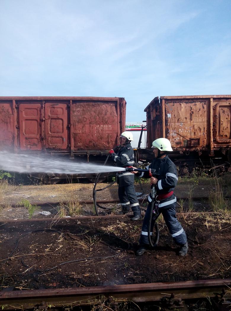 Gara de Sud, INCENDIATĂ de OAMENII STRĂZII. POMPIERII au SALVAT situaţia