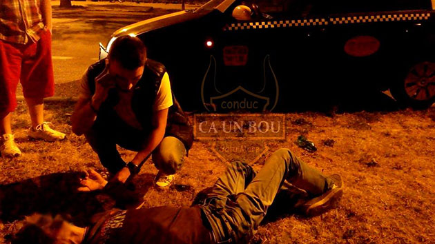 Doi inspectori ANAF au fost luaţi la pumni de un taximetrist