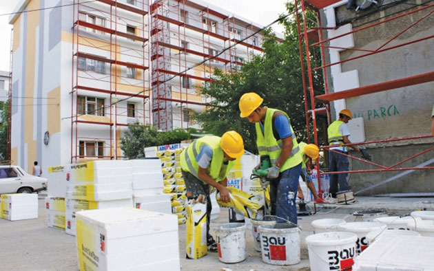 Zeci de blocuri vor fi reabilitate termic în următorii ani