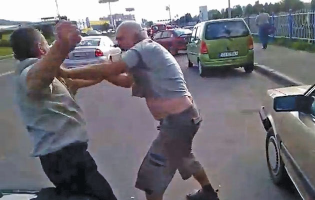 Bătăi crâncene în judeţ