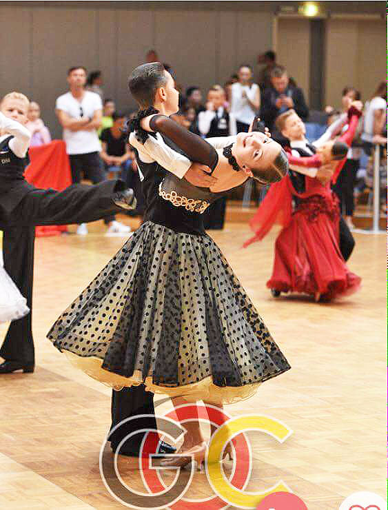 Vacanță în pași de dans!