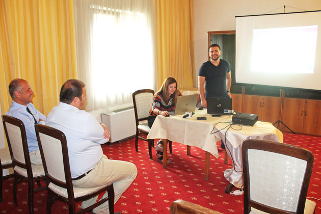 Femeile vor să fie conduse de bărbaţi