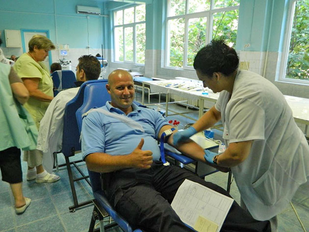 Jandarmii sătmăreni donează “viaţă”