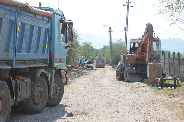 Lucrări reluate în forţă la Negreşti după o pauză în luna august