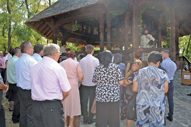 Sărbătoare pe colina bucuriei de la Scărișoara Nouă