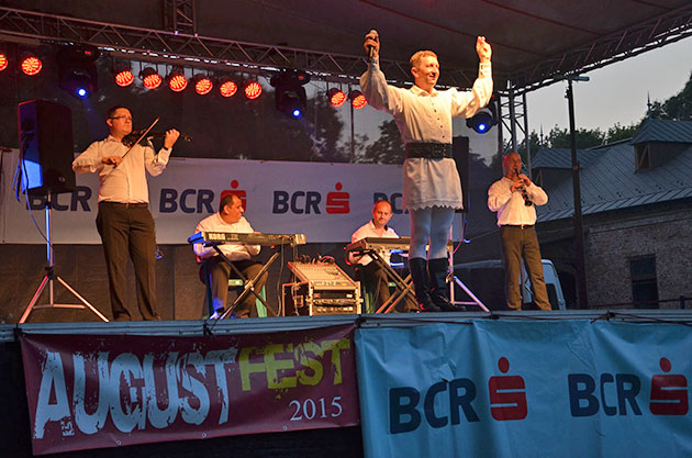 Recital Petrică Mureşan şi dansuri ţigăneşti la AugustFest
