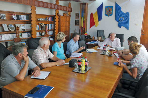 Prefectura caută să sprijine crescătorii de animale