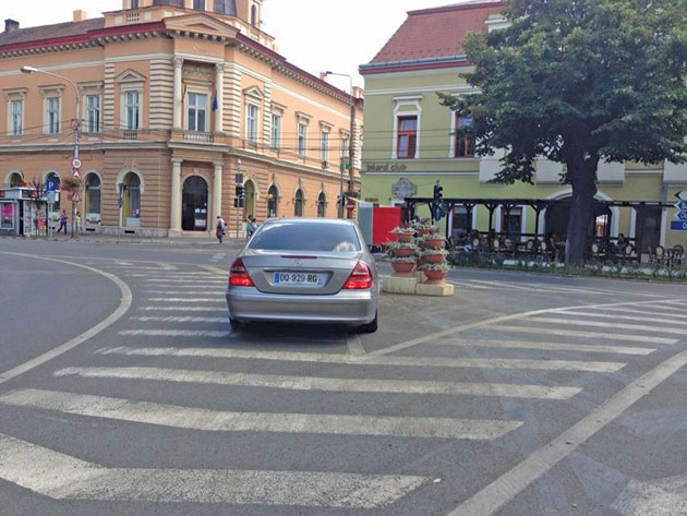 Război total între “stranieri” şi “autohtoni”