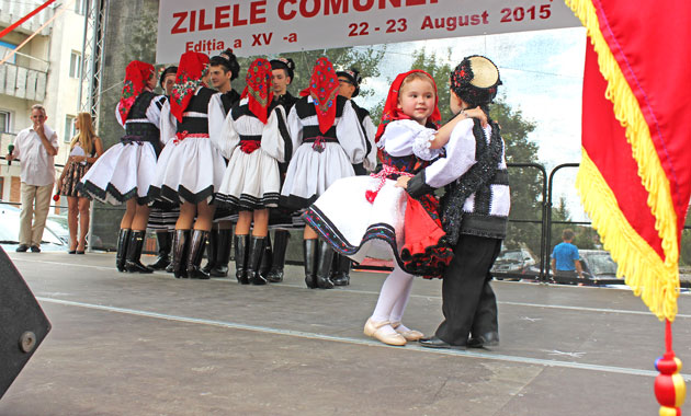 Turţul s-a îmbrăcat în straie de sărbătoare