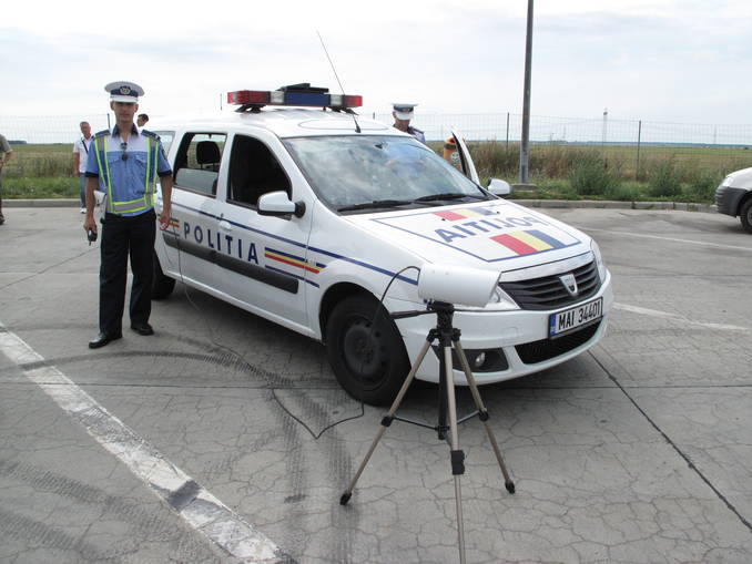 Vitezomanii fac LEGEA pe şosele. Peste 10.000 de amenzi pentru VITEZĂ în primele ŞASE luni în judeţ