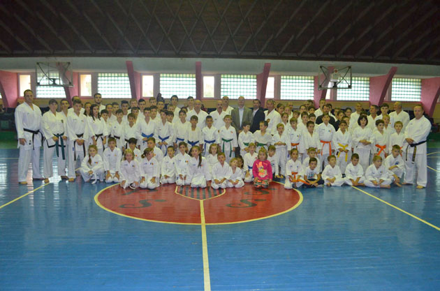 Peste 140 de karateka sătmăreni instruiți de Shihan Adrian Ghinea
